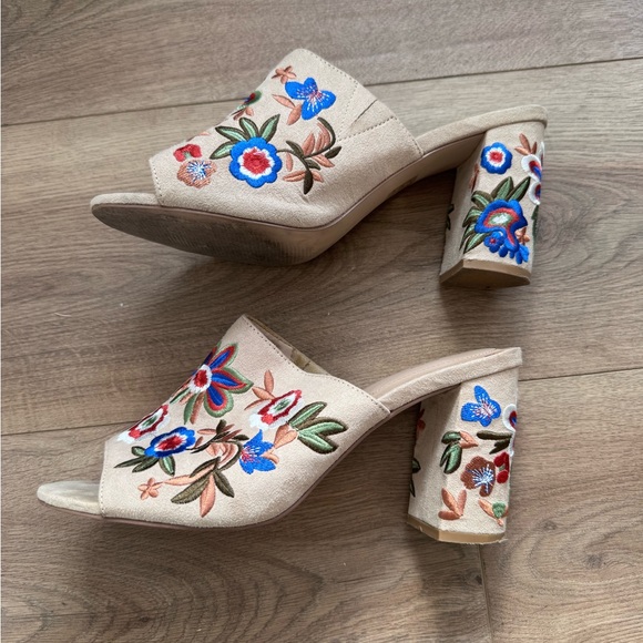 Aldo Women's Embroidered Floral Mules - Cream - Picture 3 of 10